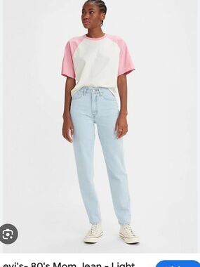 Levi's High-Rise 80s Mom Jeans - Light Wash
